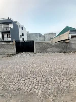 450 ካሬ Land