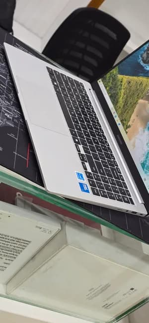 Samsung Book 4