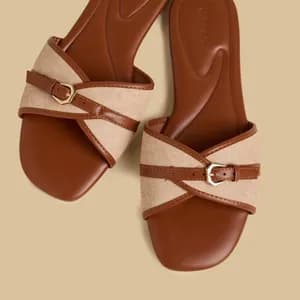 MAX buckle accent sandals