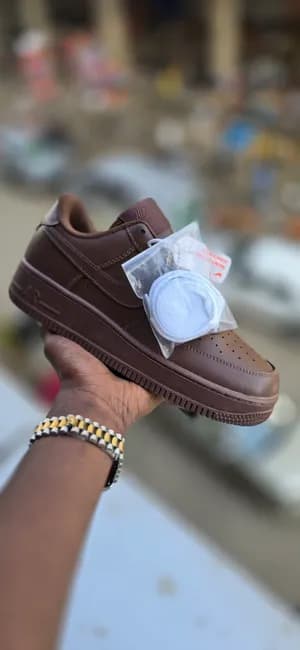 Nike airforce 1 brown