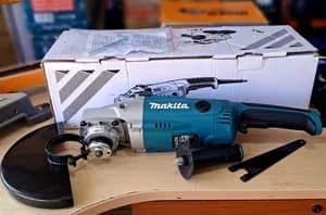 Makita Grinder 2400W