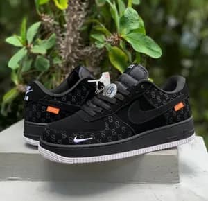NIKE AIRFORCE 1