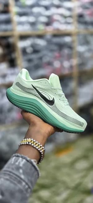 Nike R10