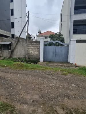 250 ካሬ የድሮ ቪላ