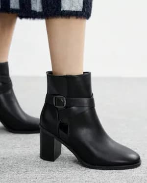 Buckle decor heeled boots 36