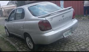 Toyota Platz 2001 1.0L